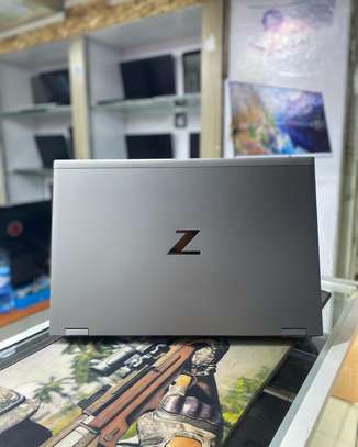HP Zbook Studio  i7  6th gen 16gb/512gb image 3