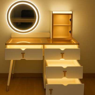 Dressing Table:  Elegant Home Dressing Table image 3