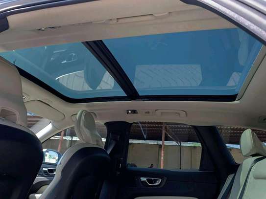 Volvo XC60 T5 AWD Blue 2018 image 9