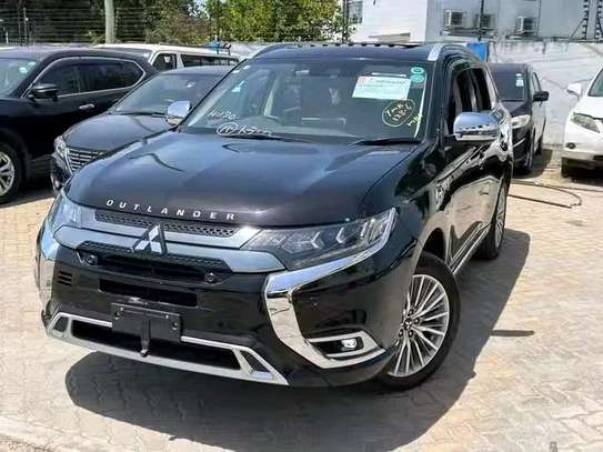 Mitsubishi outlander  hybrid image 1