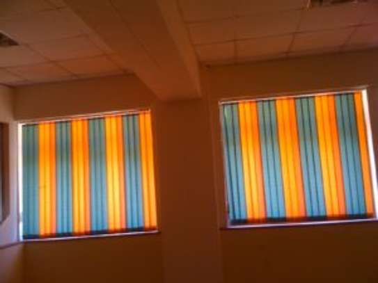 CUSTOMIZED vertical office blinds image 3