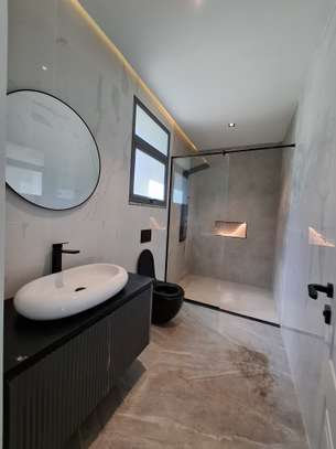 5 Bed Townhouse with En Suite in Lavington image 21