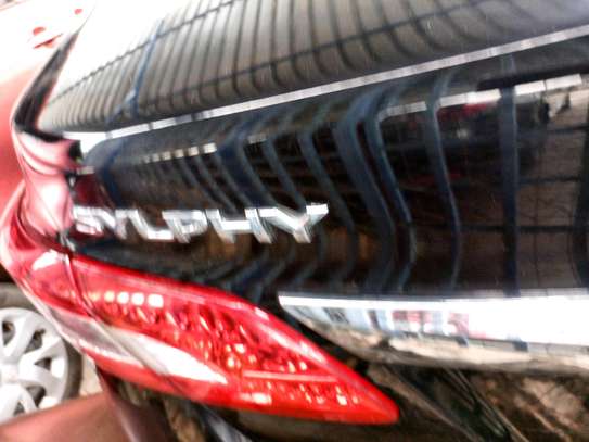 Nissan Syphy metallic black image 3