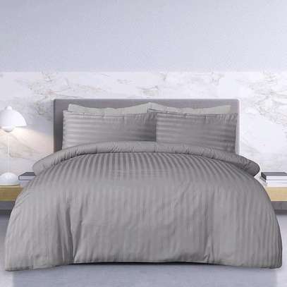 Striped binded duvet set restocked image 2