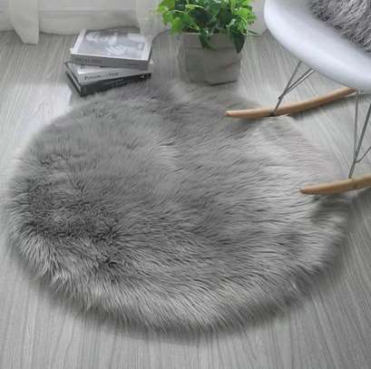Round Faux fur mats image 2