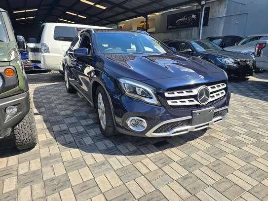 Mercedes-Benz GLA 220 image 4