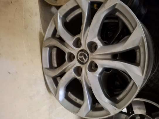 Mazda axela  rims size 16 image 2