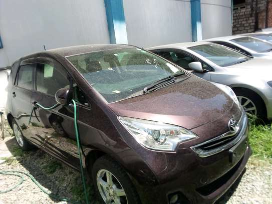 Toyota Ractis image 1
