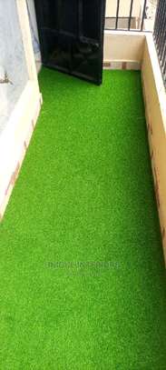 Nice quality artificial-grass carpet image 2
