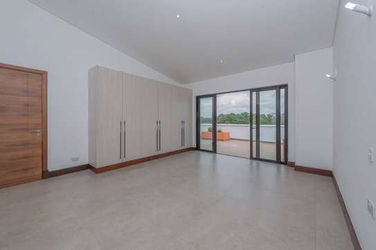 5 Bed Townhouse with En Suite in Kitisuru image 2