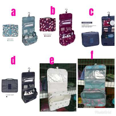New foldable hanging make up bags image 1