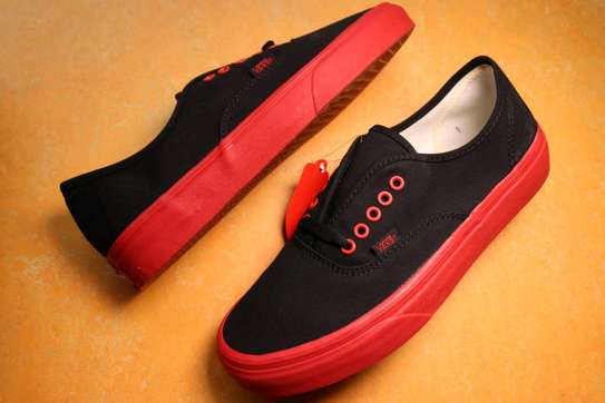 _Vans of the Wall_ 

Sizes:38,39,40,41,42,43,44,45_ 

Price: **1800* image 1