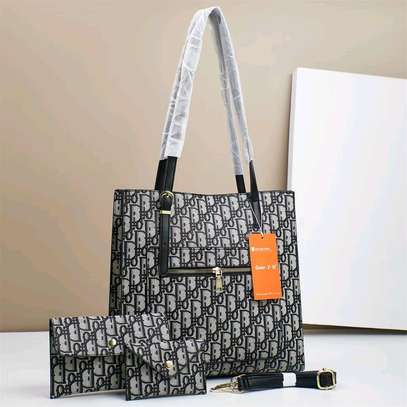 LARGE TOTE WOMEN'S HANDBAGS image 2