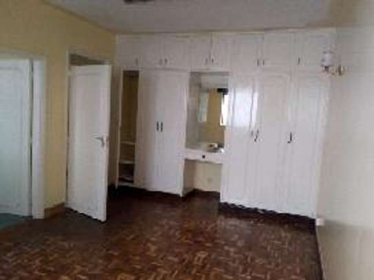 Kileleshwa -Classic three bedrooms Apt for rent. image 11