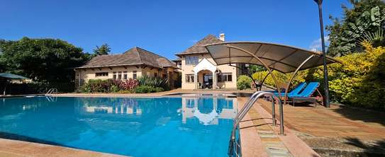 5 Bed House with En Suite in Runda image 3