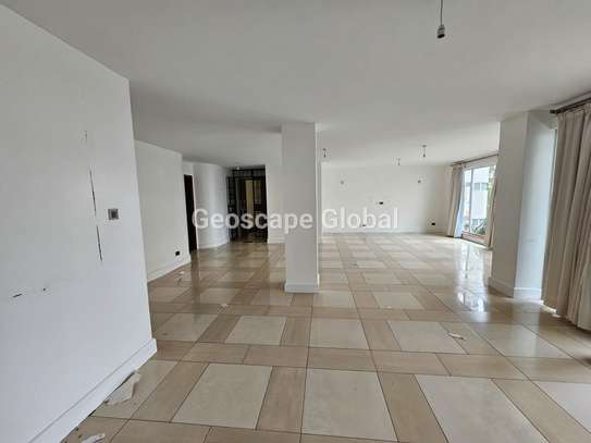 3 Bed Apartment with En Suite in Riverside image 7