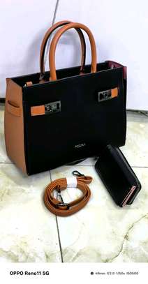 LEATHER HANDBAGS WITH COMPARTMENTS image 1