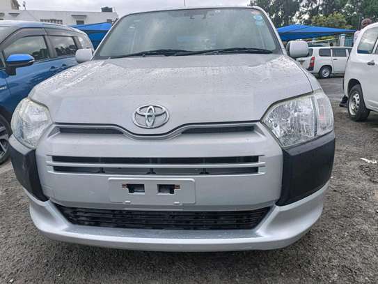 Toyota succeed image 1