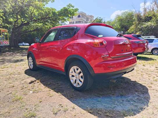 Make Nissan Juke Red color 2017 model image 3