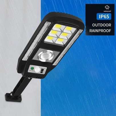 Solar automatic security light with motion sensor and alarm image 3