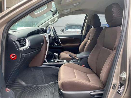 TOYOTA FORTUNER image 1
