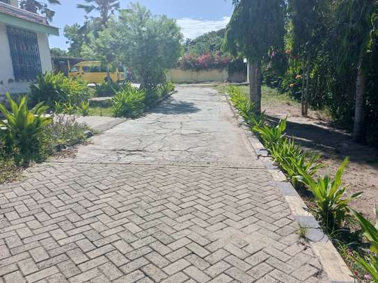 Land at Links Road image 3