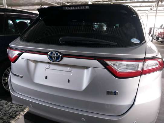 Toyota harrier image 2