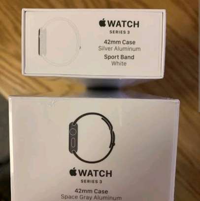 Apple watch  series 3 42mm image 1