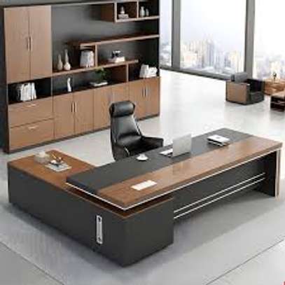 1.6 M L Shaped Executive Office Working Desk image 3