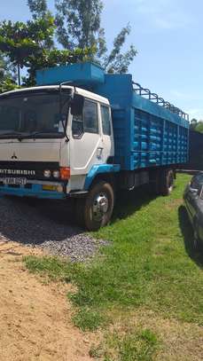 Mitsubishi lorry for sale image 2