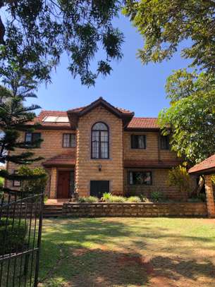 4 Bed House with En Suite in Windsor image 1