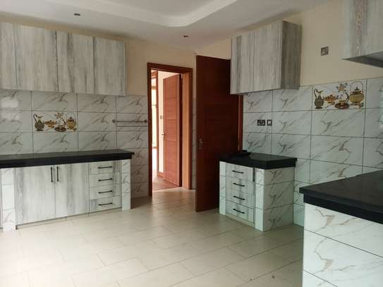 6 bedroom townhouse for rent in Kyuna image 6