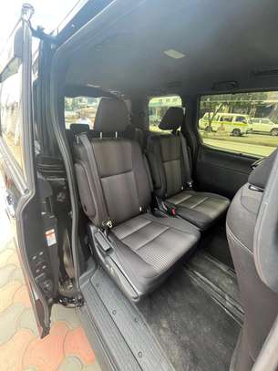 Toyota voxy black image 2