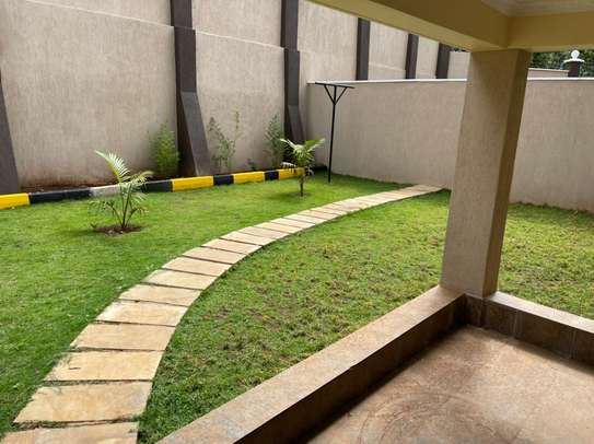 5 Bed Townhouse with Garage in Lavington image 13