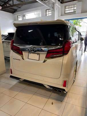 Toyota alphard executive Edition 2018model image 14