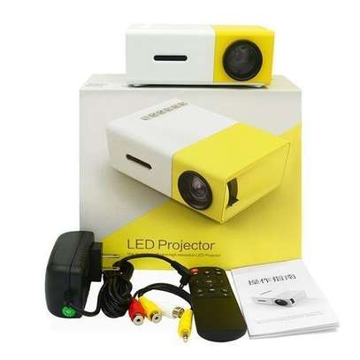 YG300 LED Mini Home Projector HD +16GB Flash FOC image 2