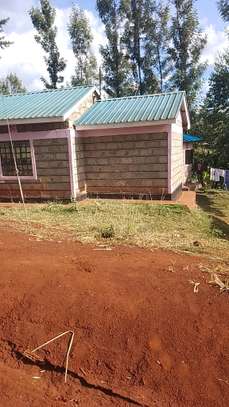 HALF ACRE LAND FOR SALE AT KENOL WITH A TWO BEDROOMED HOUSE image 2