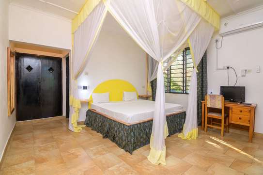 10 Bed House with En Suite in Kilifi image 5