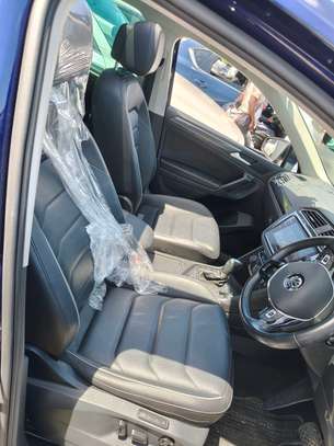 Volkswagen Tiguan Diesel engine 2020 Sunroof image 10
