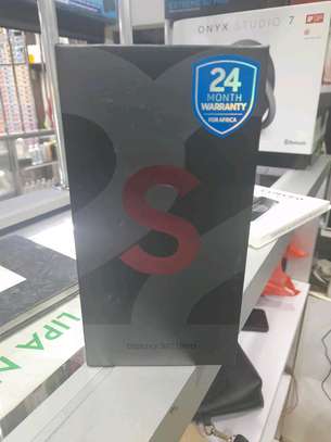 Samsung Galaxy S22 ultra phone image 1