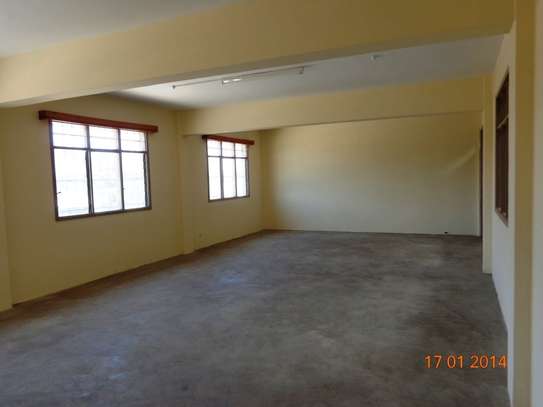 10,000 ft² Commercial Property with Parking in Mombasa Road image 5