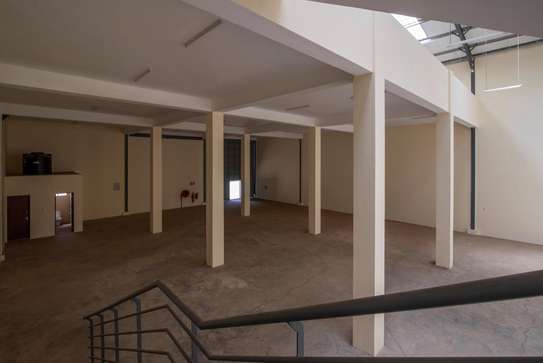 1100 m² warehouse for rent in Thika Road image 5