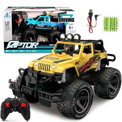 Medium size Rechargeable Remote controlled toy car image 2
