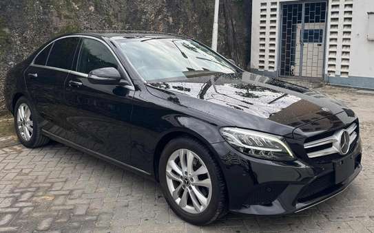 Mercedes benz C180 black image 2