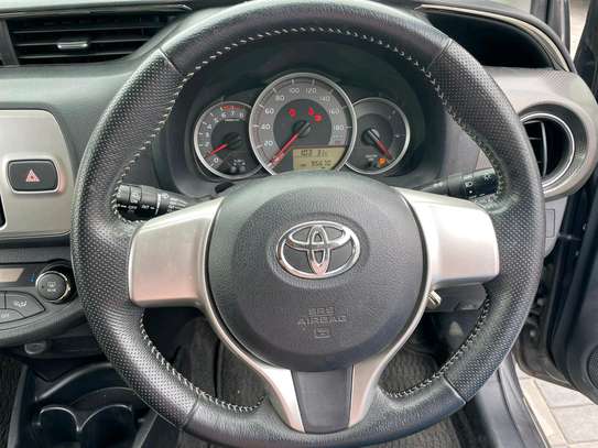 Toyota vitz Rs image 4