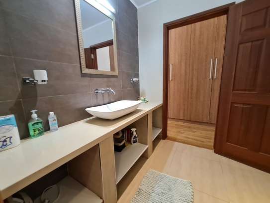 Serviced 1 Bed Apartment with En Suite at Gitanga Road image 2