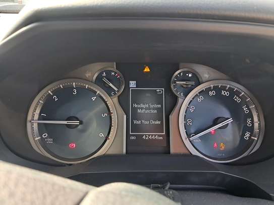 TOYOTA PRADO image 4