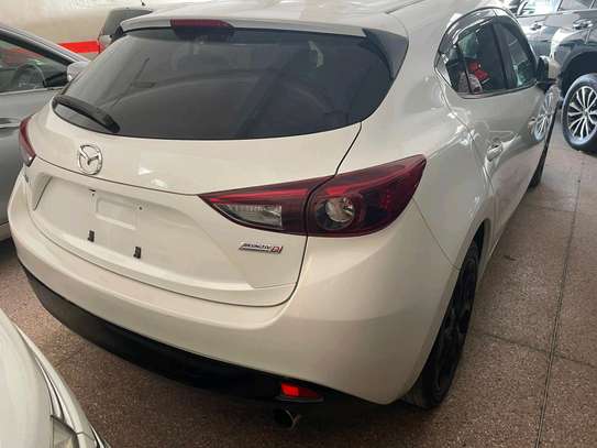 Mazda axela Sunroof image 4