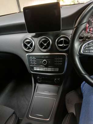 Mercedes benz A180 Red image 1