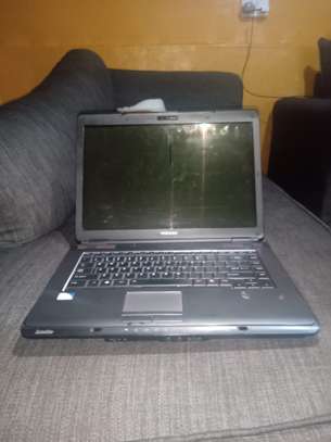 Toshiba satellite L300 available affordable price image 3